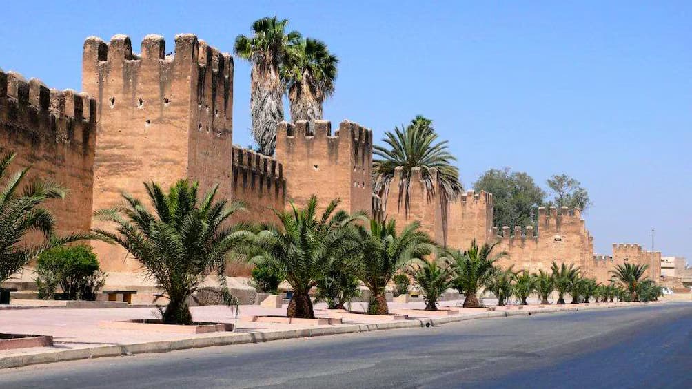 Muralhas históricas de Taroudant e destino para transferes privados do aeroporto