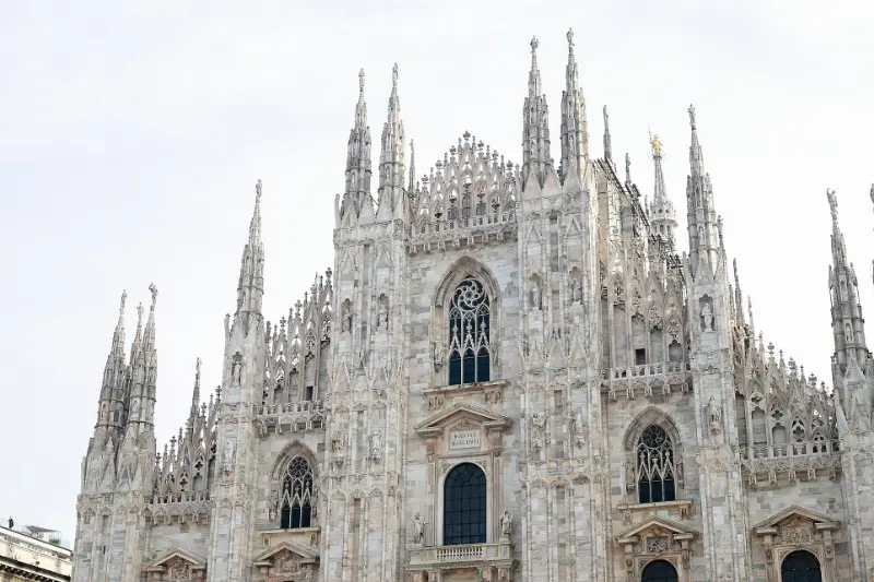 Milan airport transfer and Duomo Cathedral